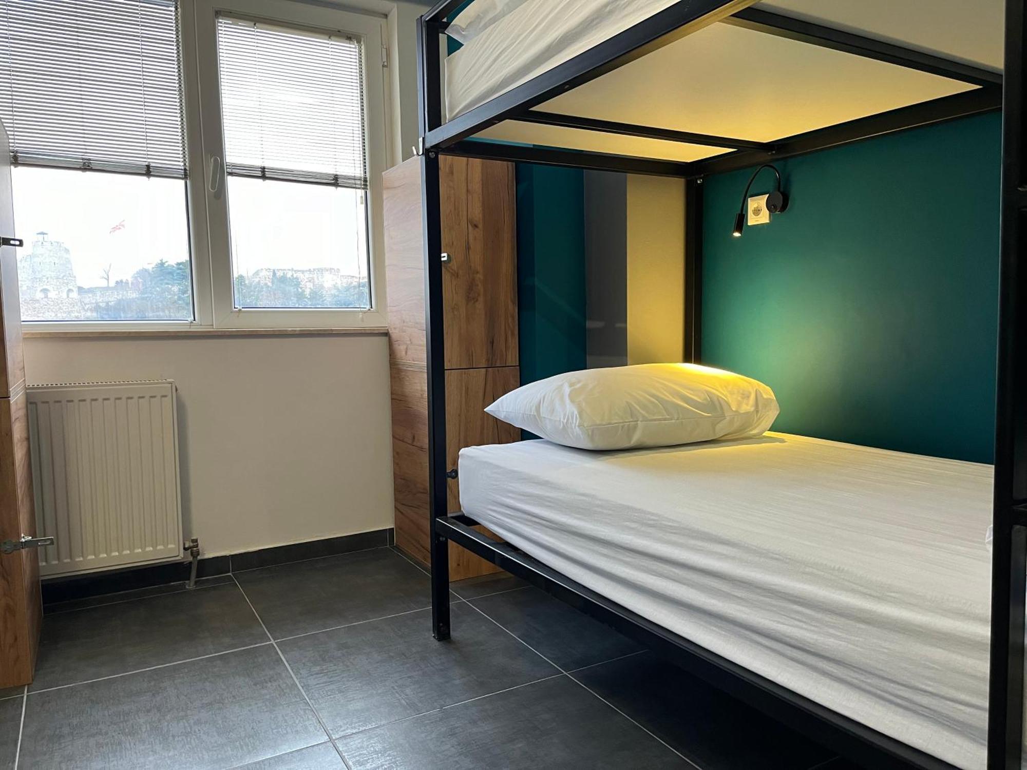 Mickitos Urban Hostel Skopje Ngoại thất bức ảnh