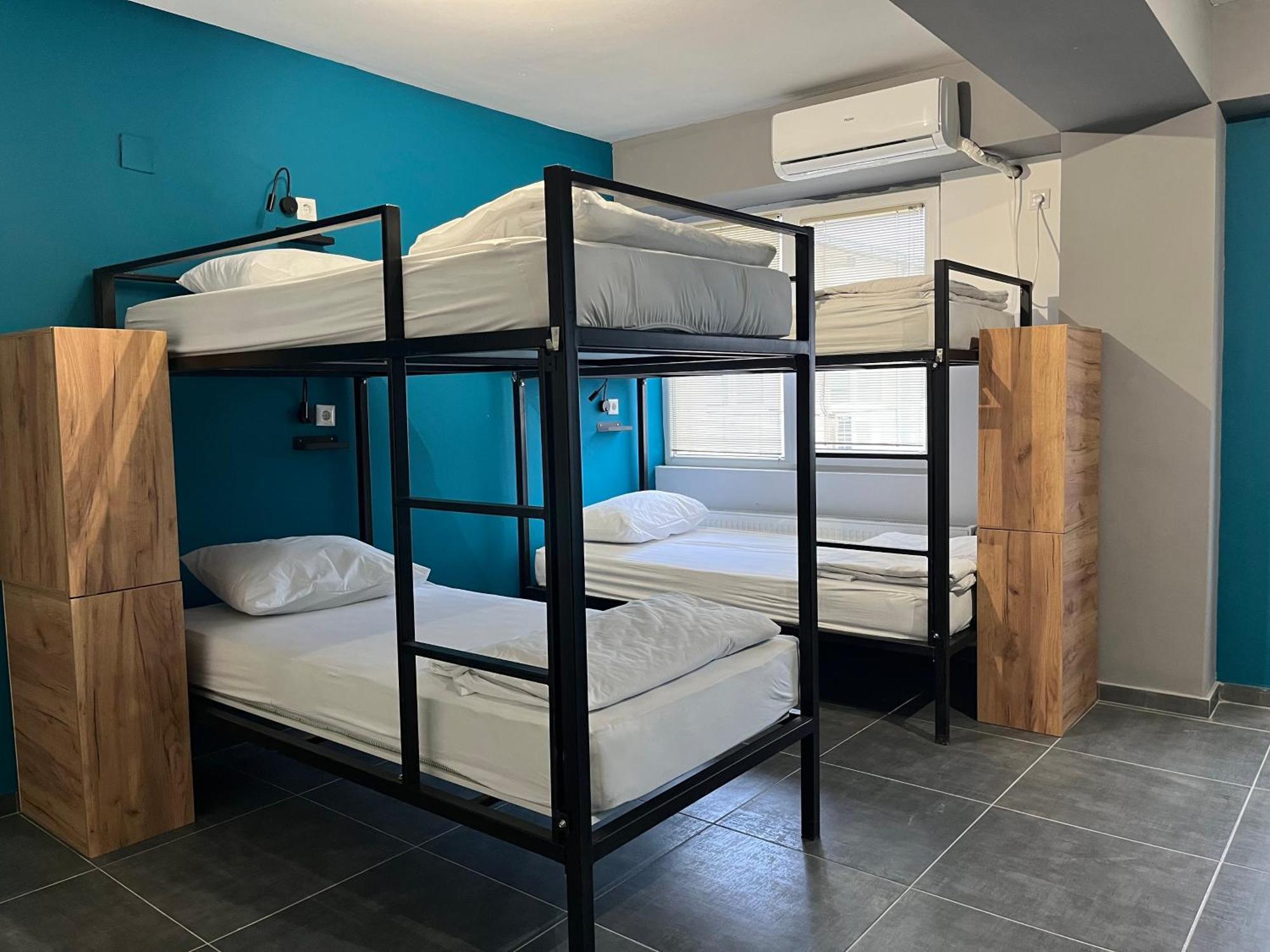 Mickitos Urban Hostel Skopje Ngoại thất bức ảnh
