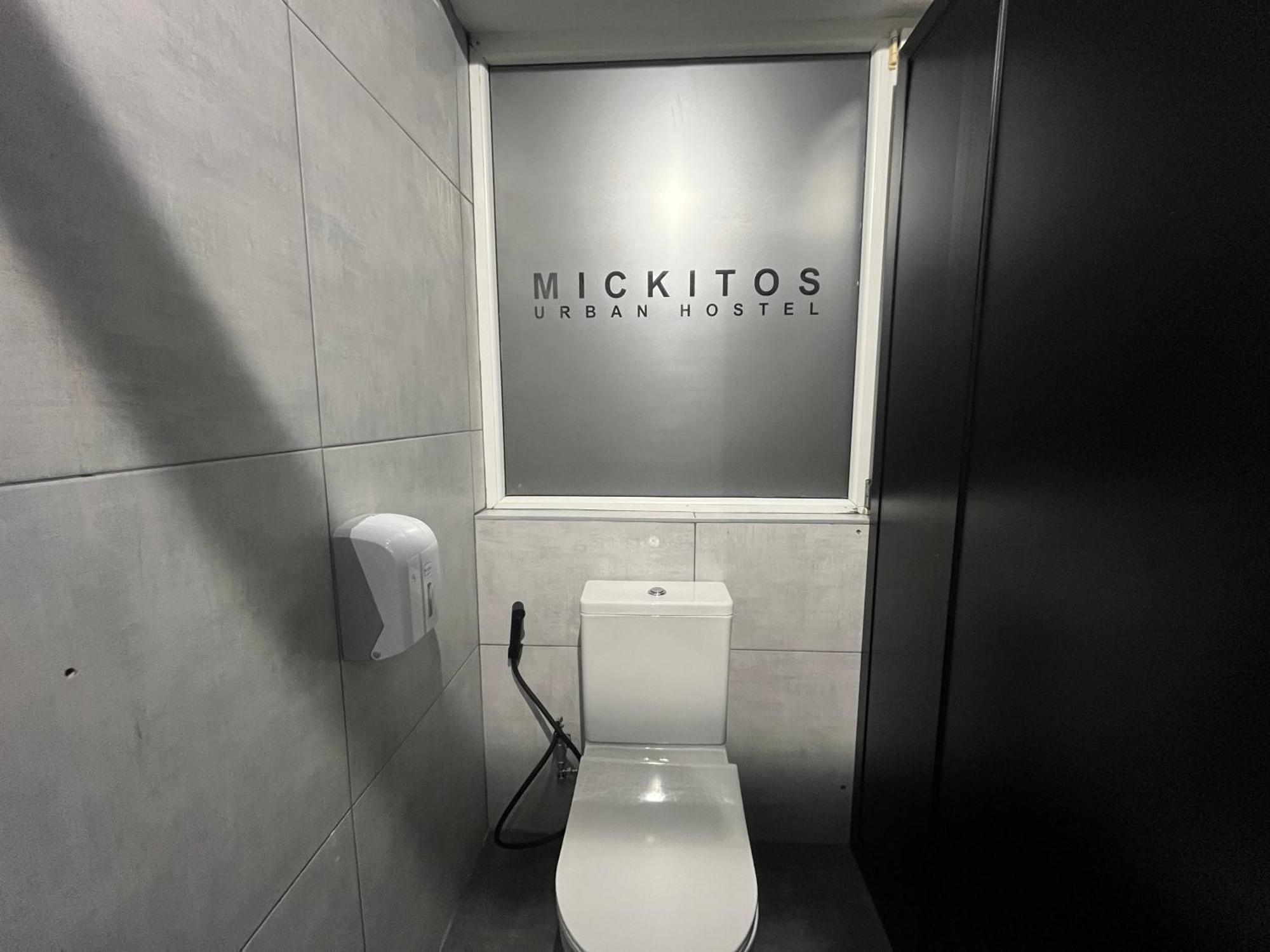 Mickitos Urban Hostel Skopje Ngoại thất bức ảnh