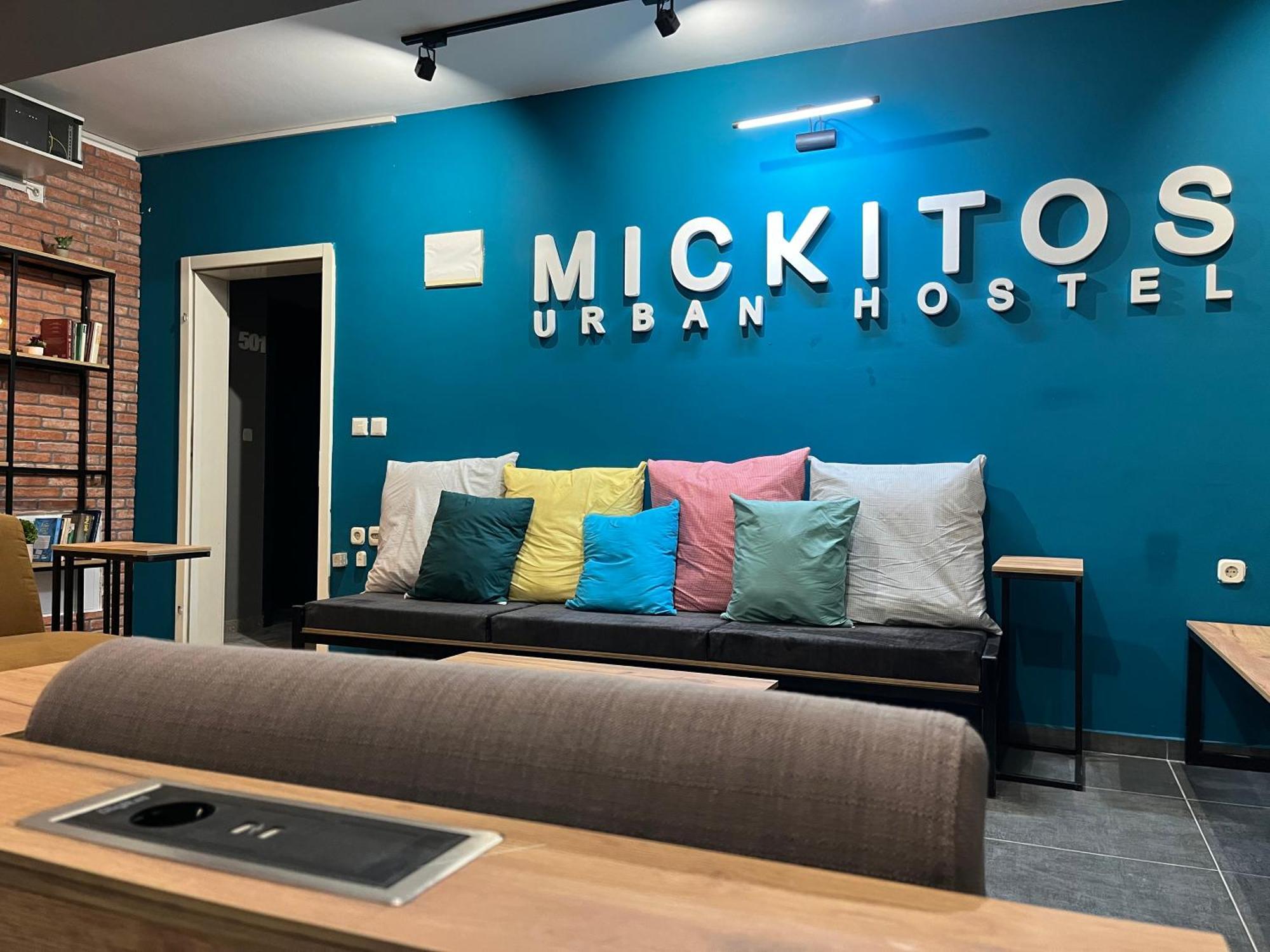 Mickitos Urban Hostel Skopje Ngoại thất bức ảnh