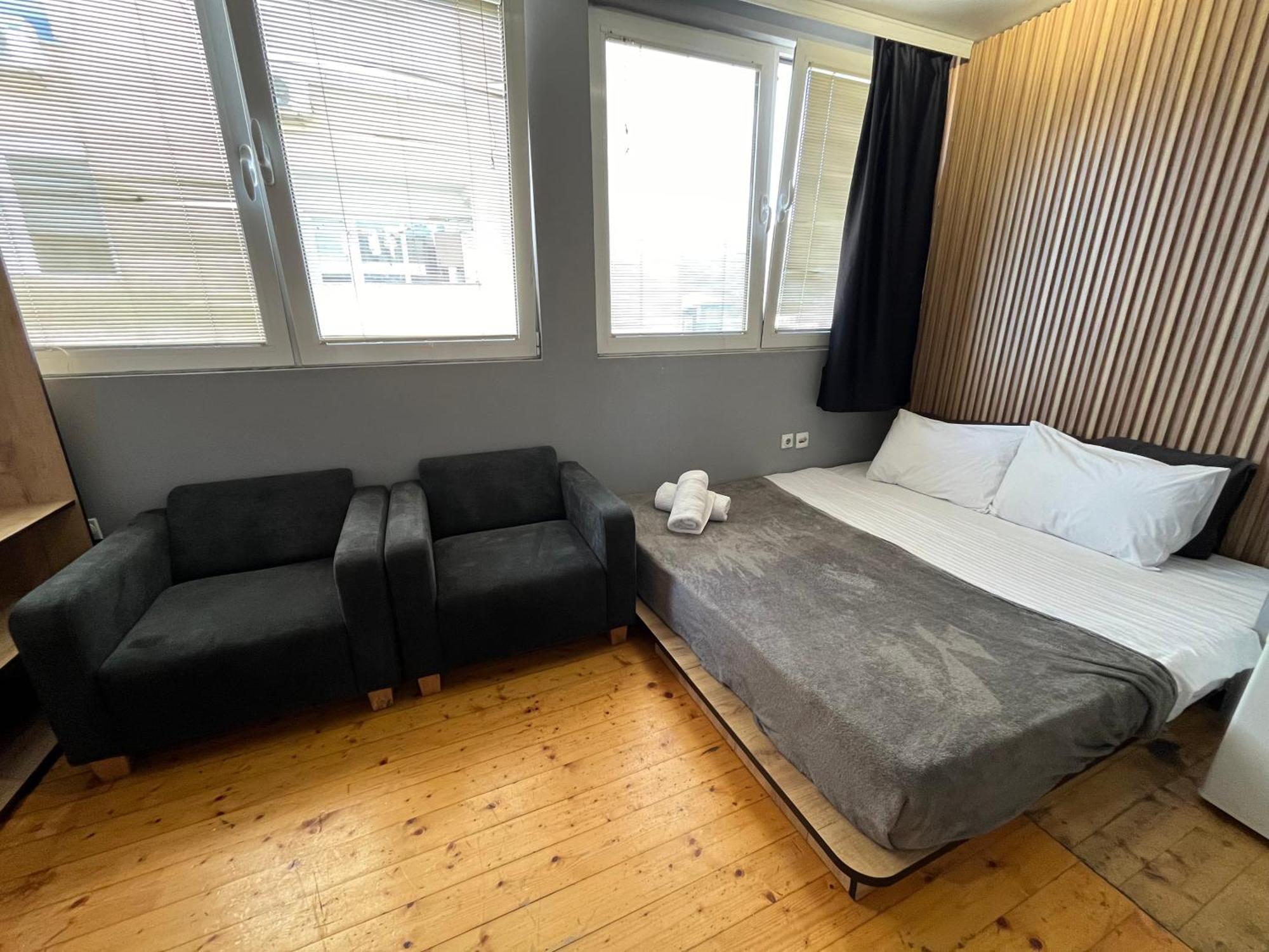 Mickitos Urban Hostel Skopje Phòng bức ảnh