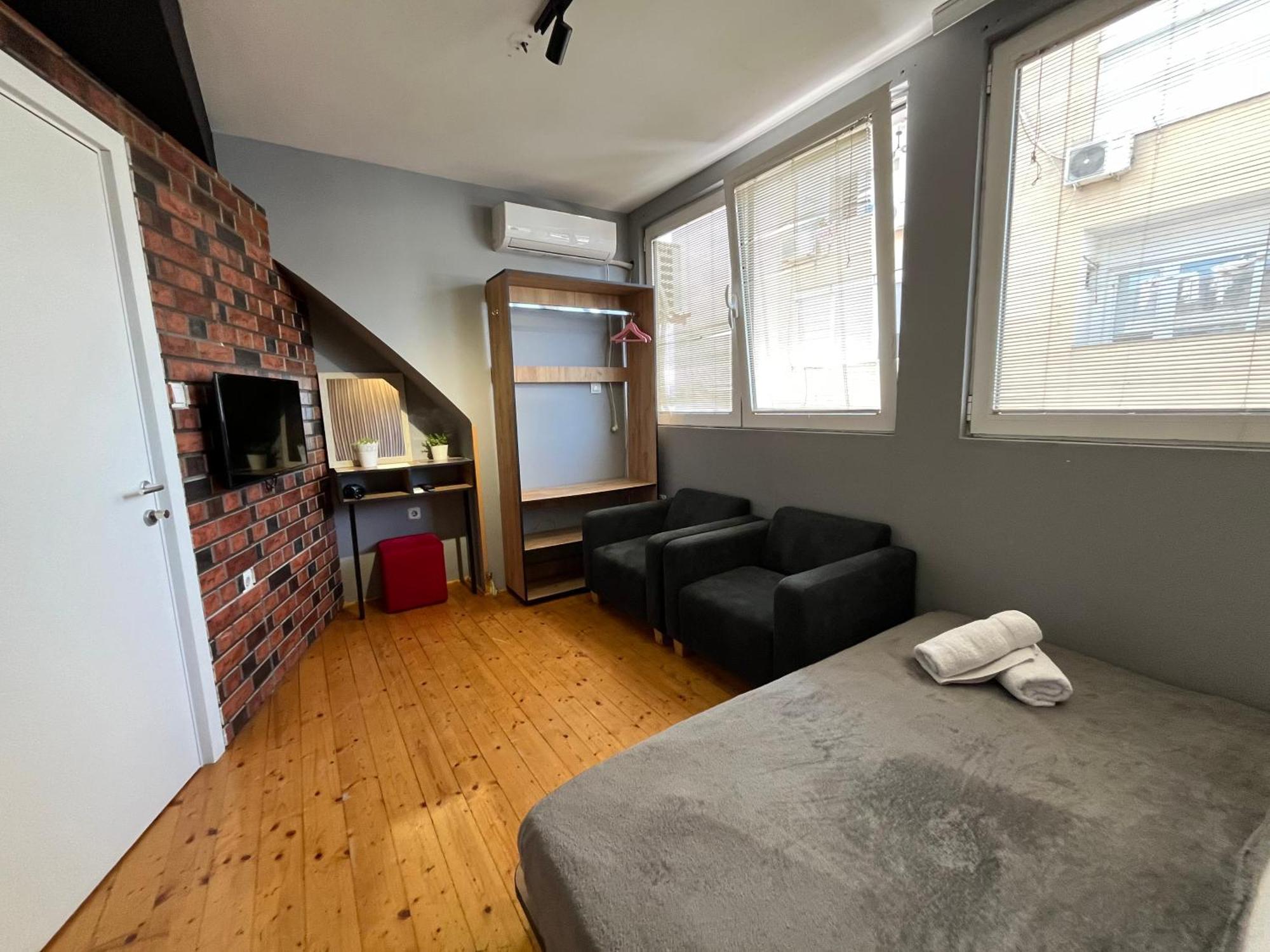 Mickitos Urban Hostel Skopje Phòng bức ảnh