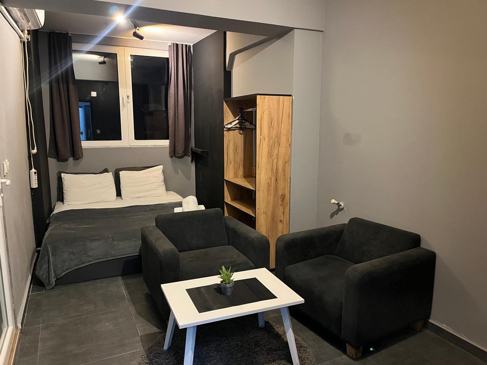 Mickitos Urban Hostel Skopje Phòng bức ảnh